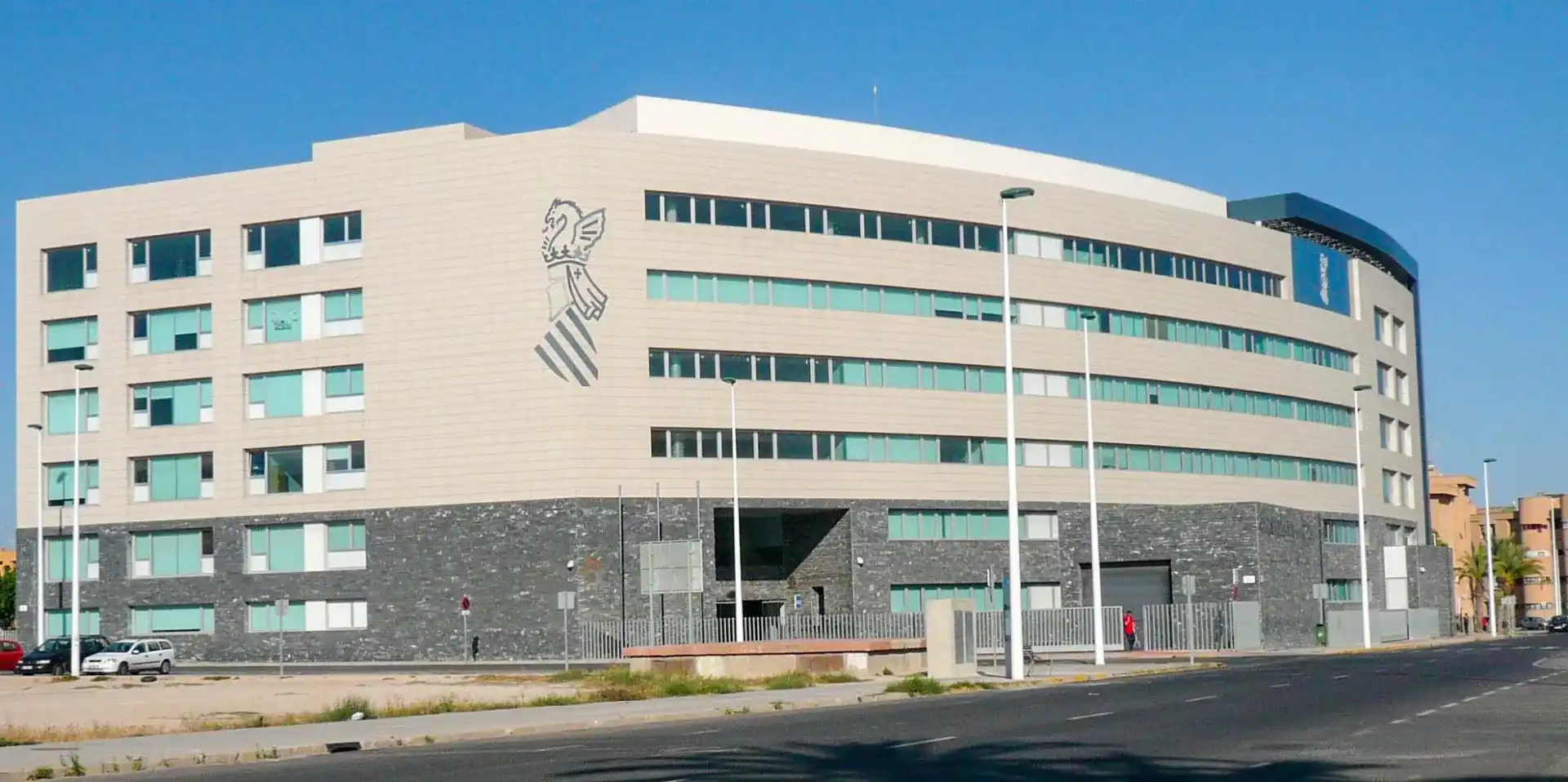 Edificio de los Juzgados de Elche donde se encuentra el Registro Civil